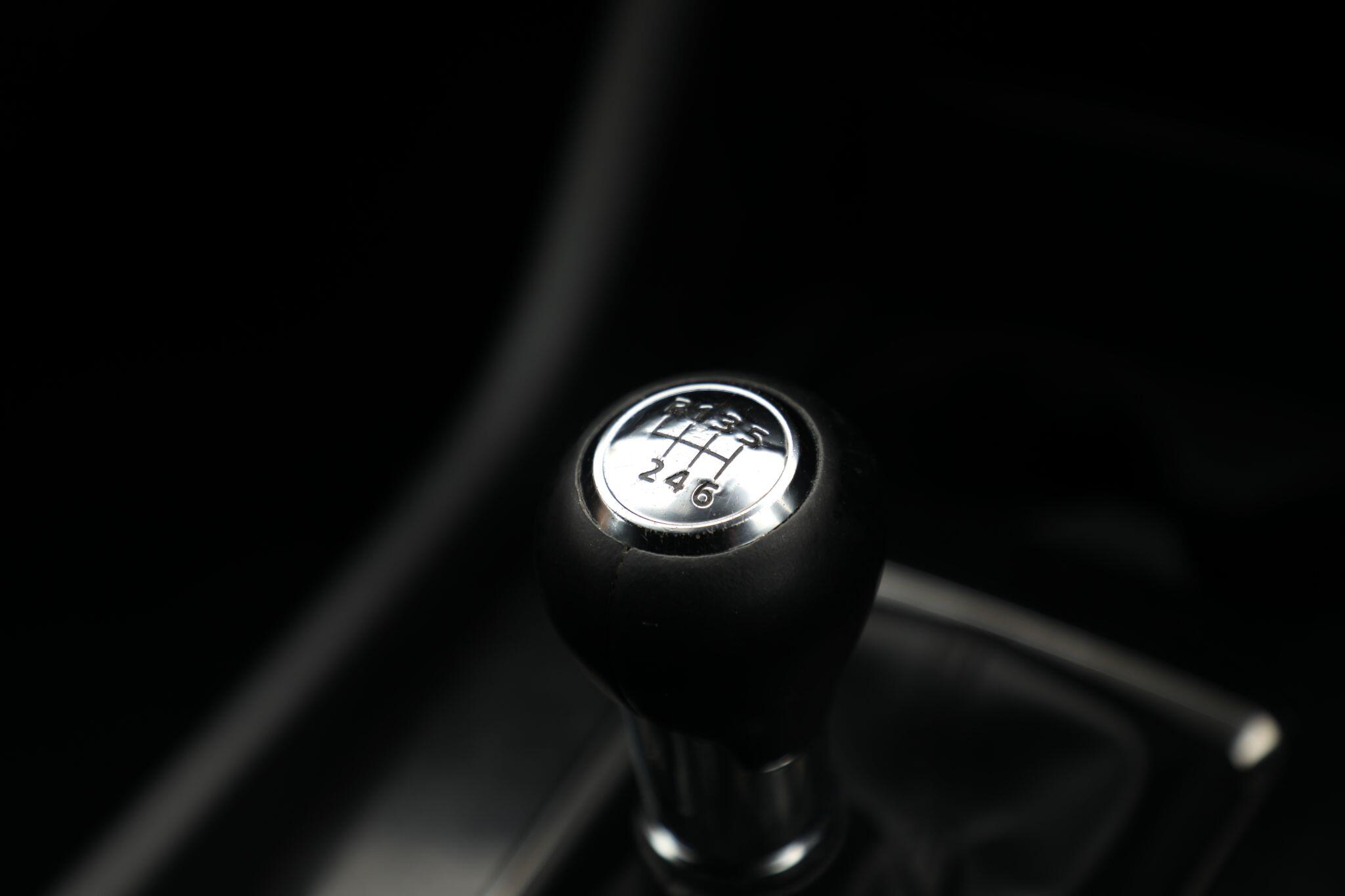 Large vehicle image